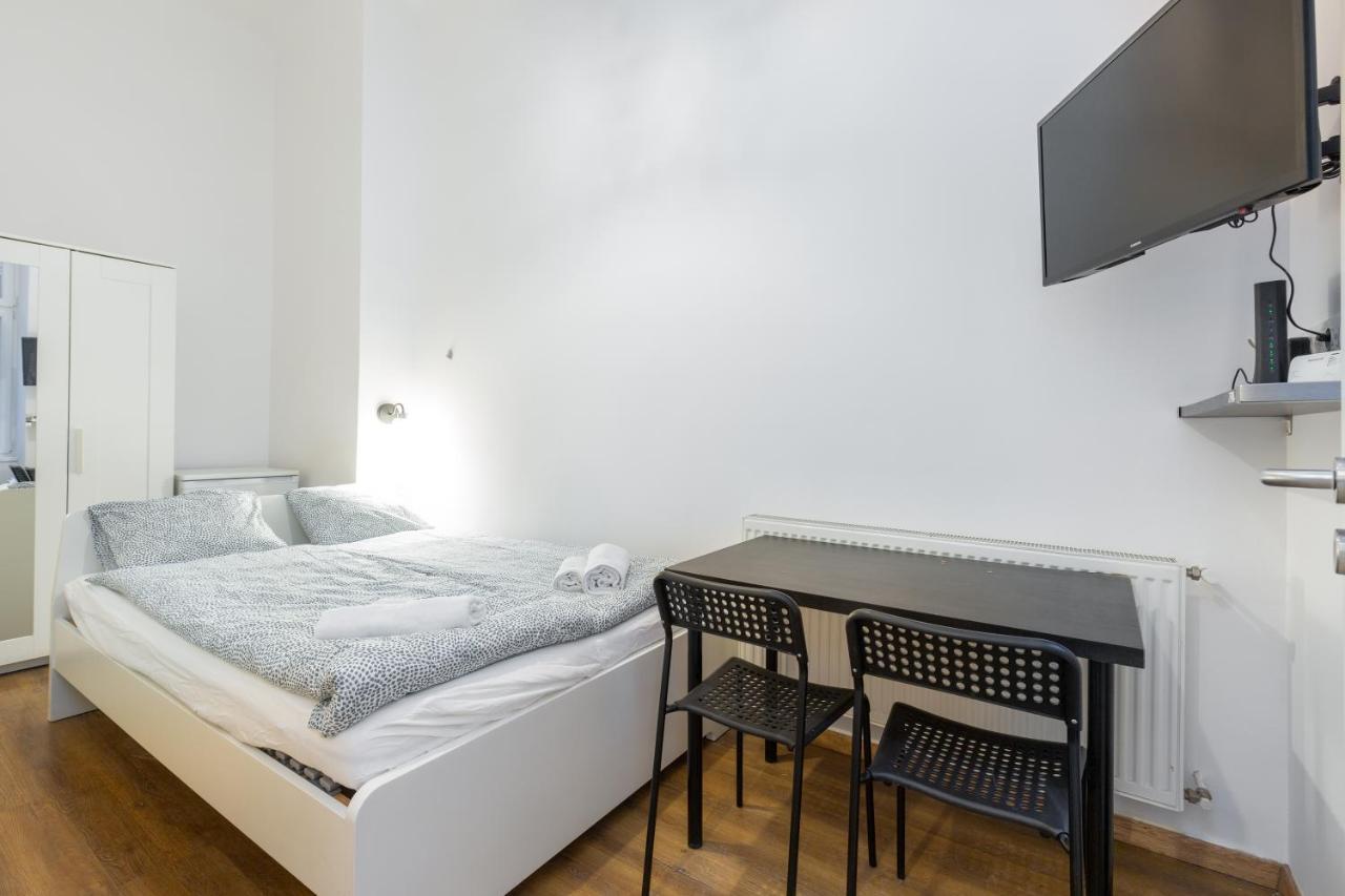 Nepszinhaz 16 Tiny Studios, Budapest