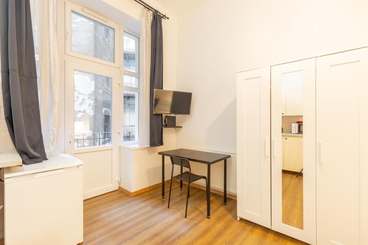 Nepszinhaz 16 Tiny Studios — Photos 2